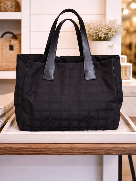 CHANEL Black Quilted Logo Travel Line Y2K Tote Bag - Picture 2 of 16